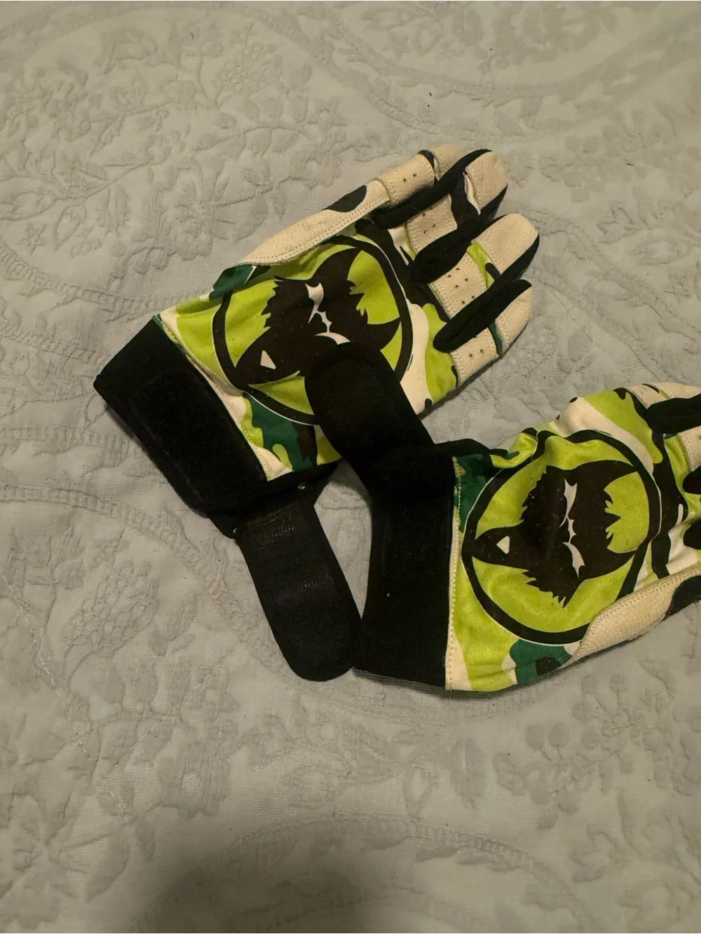 Vukgrips adult large Green Camo Batting Gloves with no rips, tears or worn areas